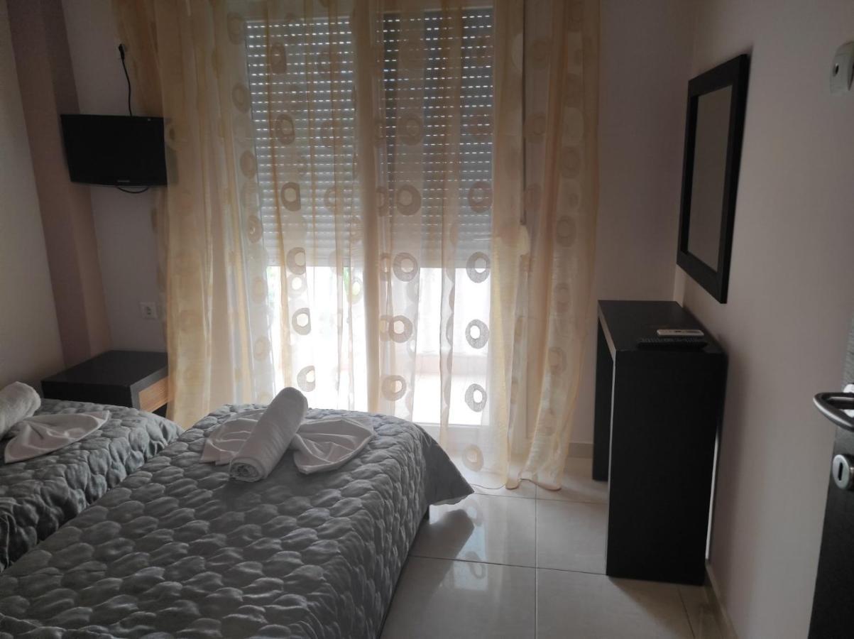 Hotel Louiza Paralia Katerinis Exterior photo